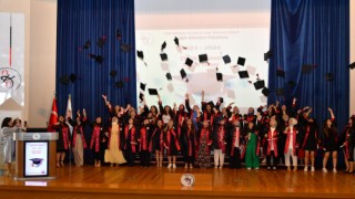 OKÜ Sağlık Bilimleri Fakültesinde mezuniyet heyecanı