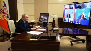 Rusya Devlet Başkanı Putin: Orta ve kısa menzilli füzelerin üretimine başlamalıyız