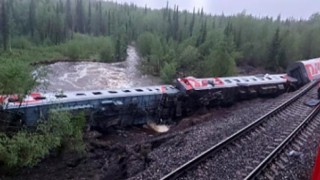 Rusyada raydan çıkan yolcu treninde 3 kişi öldü