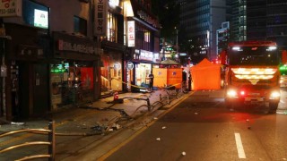 Güney Korede araç yayaların arasında daldı: 9 ölü, 4 yaralı