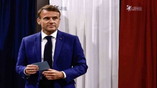 Macron: Aşırı sağa tek bir oy bile verilmemeli