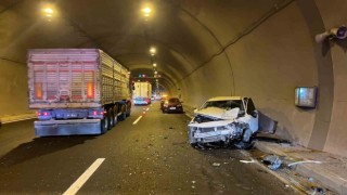 Niğde-Adana Otoyolunda trafik kazası: 4 yaralı